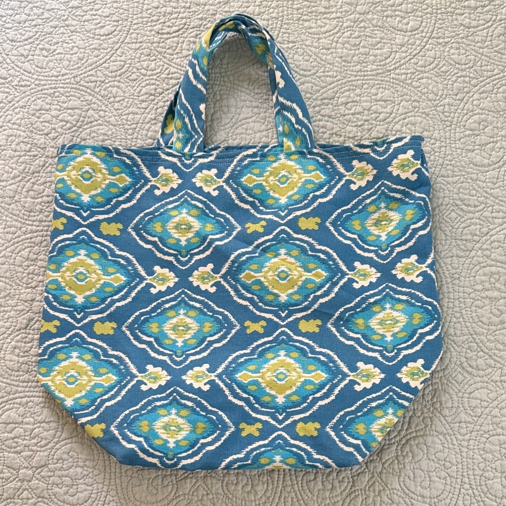 Stylish Blue and Green Patterned Tote